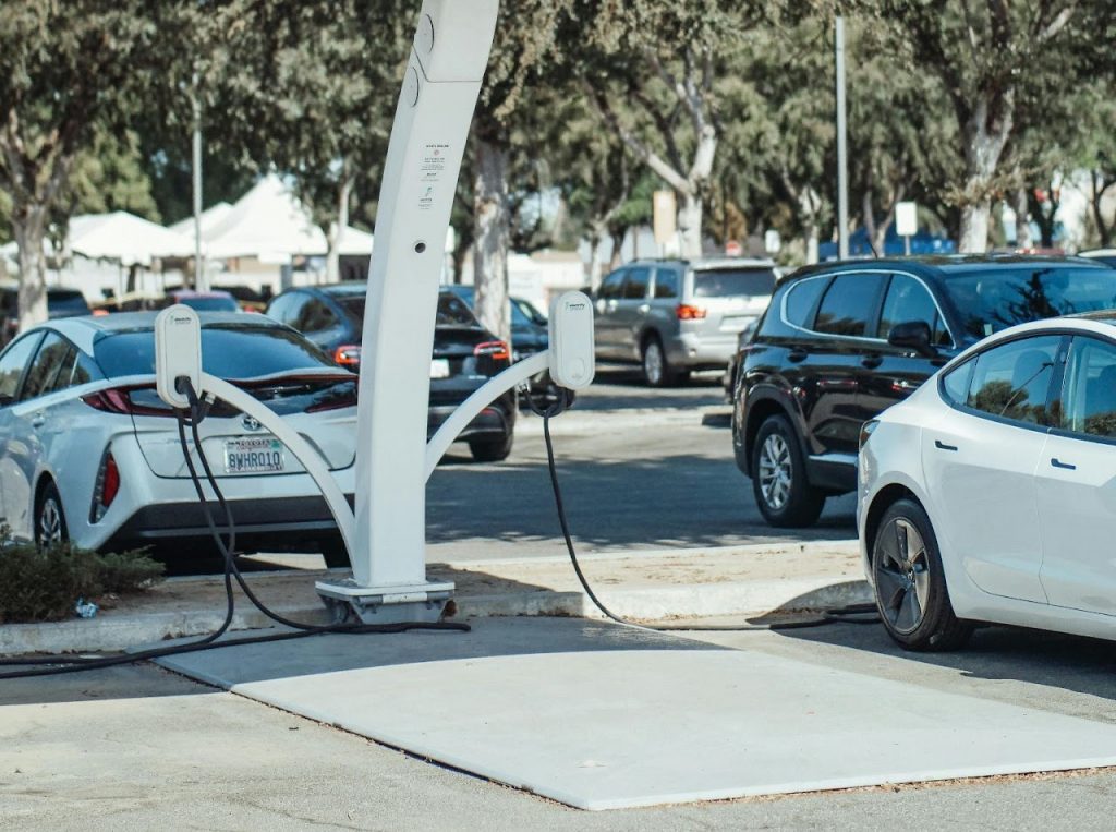 Borne de recharge au travail